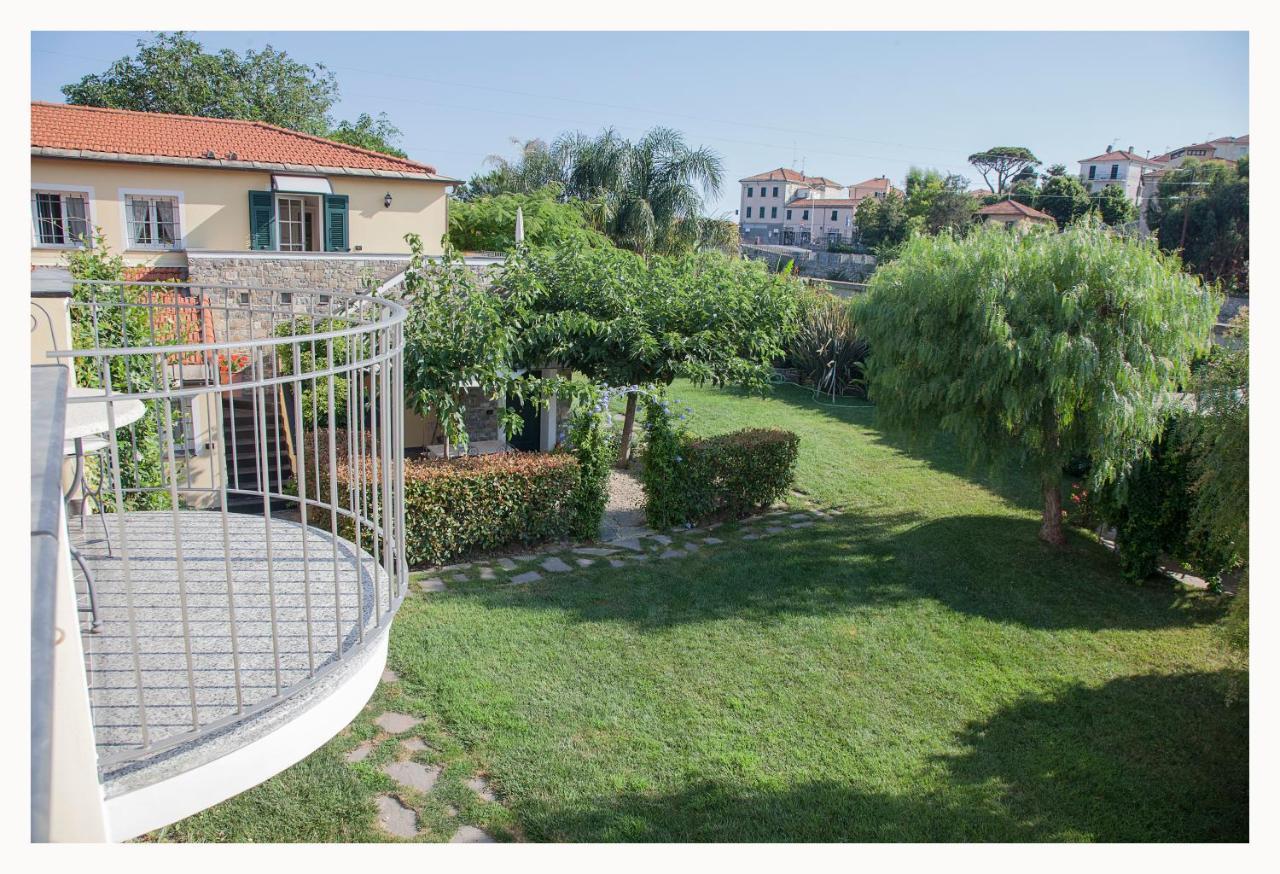 Casa Vacanze Nel Giardino Di Renzo Imperia Eksteriør billede