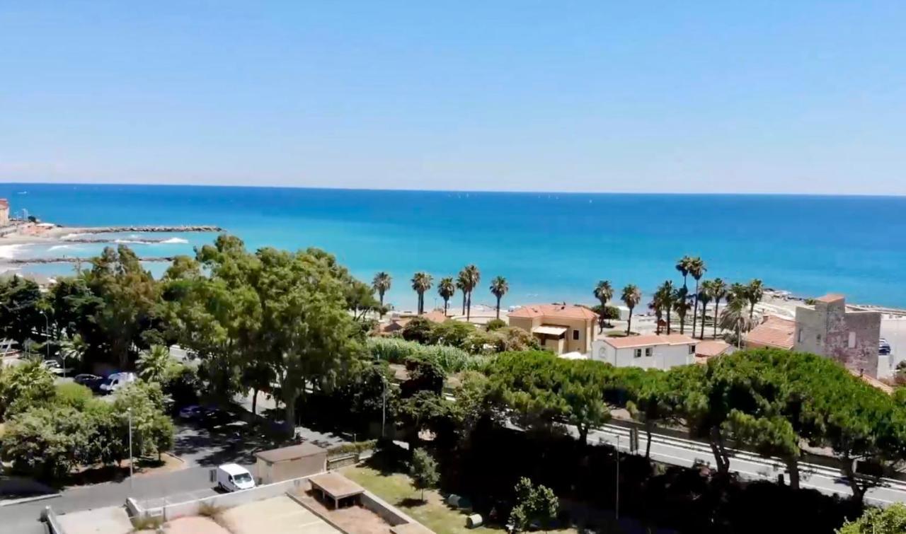 Casa Vacanze Nel Giardino Di Renzo Imperia Eksteriør billede
