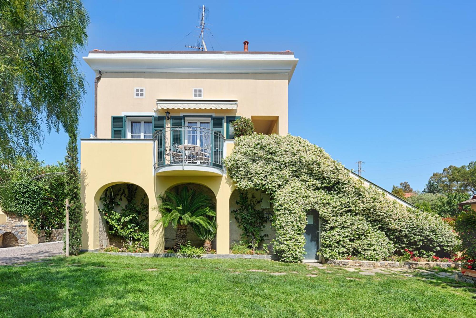 Casa Vacanze Nel Giardino Di Renzo Imperia Eksteriør billede
