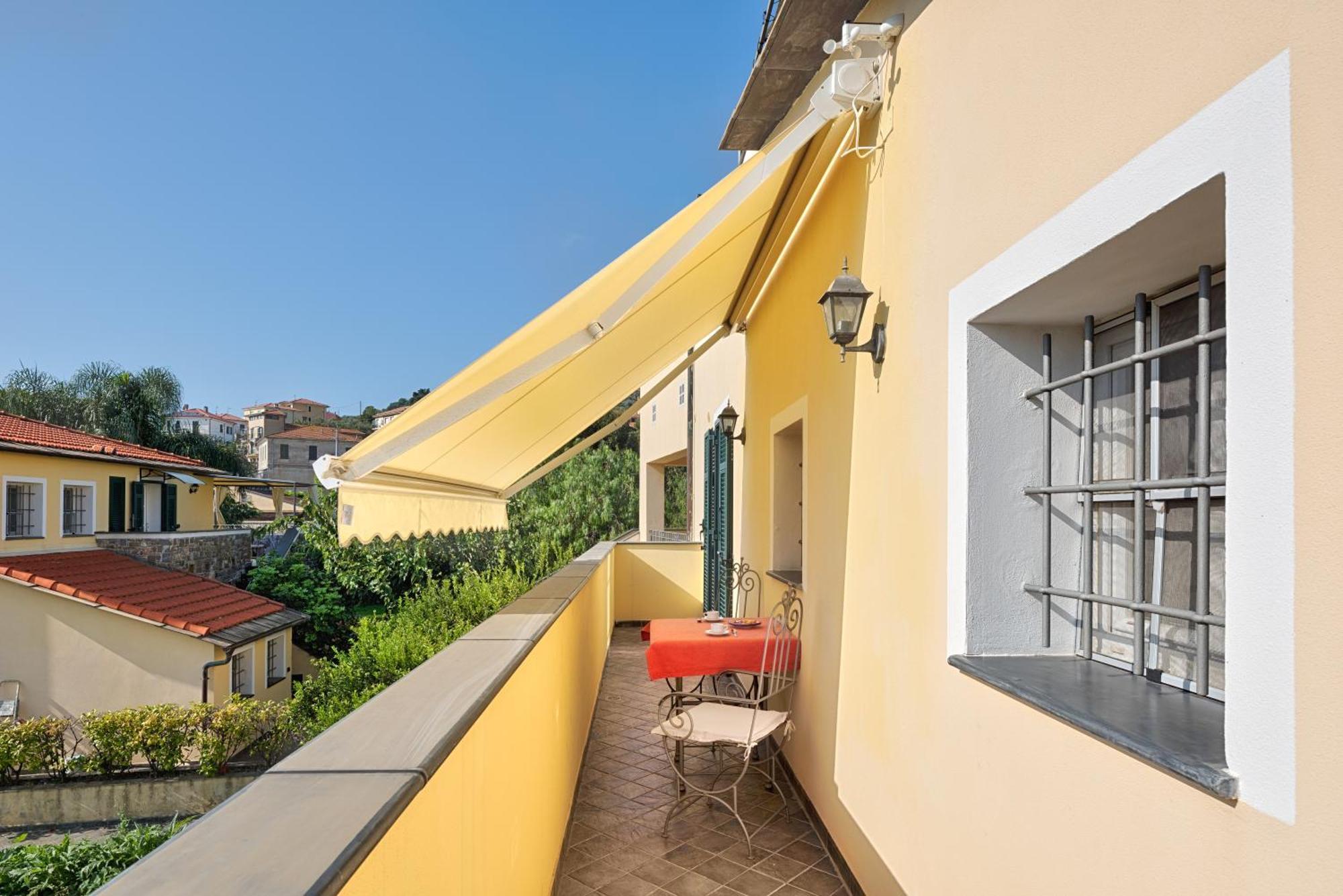Casa Vacanze Nel Giardino Di Renzo Imperia Eksteriør billede